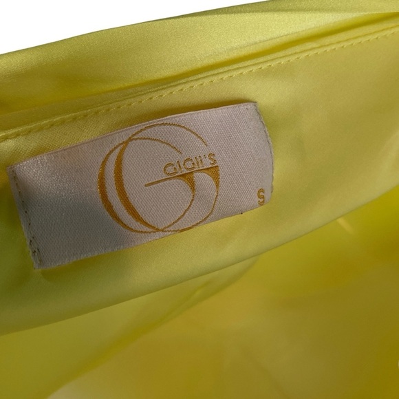 Gigii’s Yellow Satin Asymmetric One Shoulder Slit Ruched Maxi Dress Size Small - Picture 11 of 12